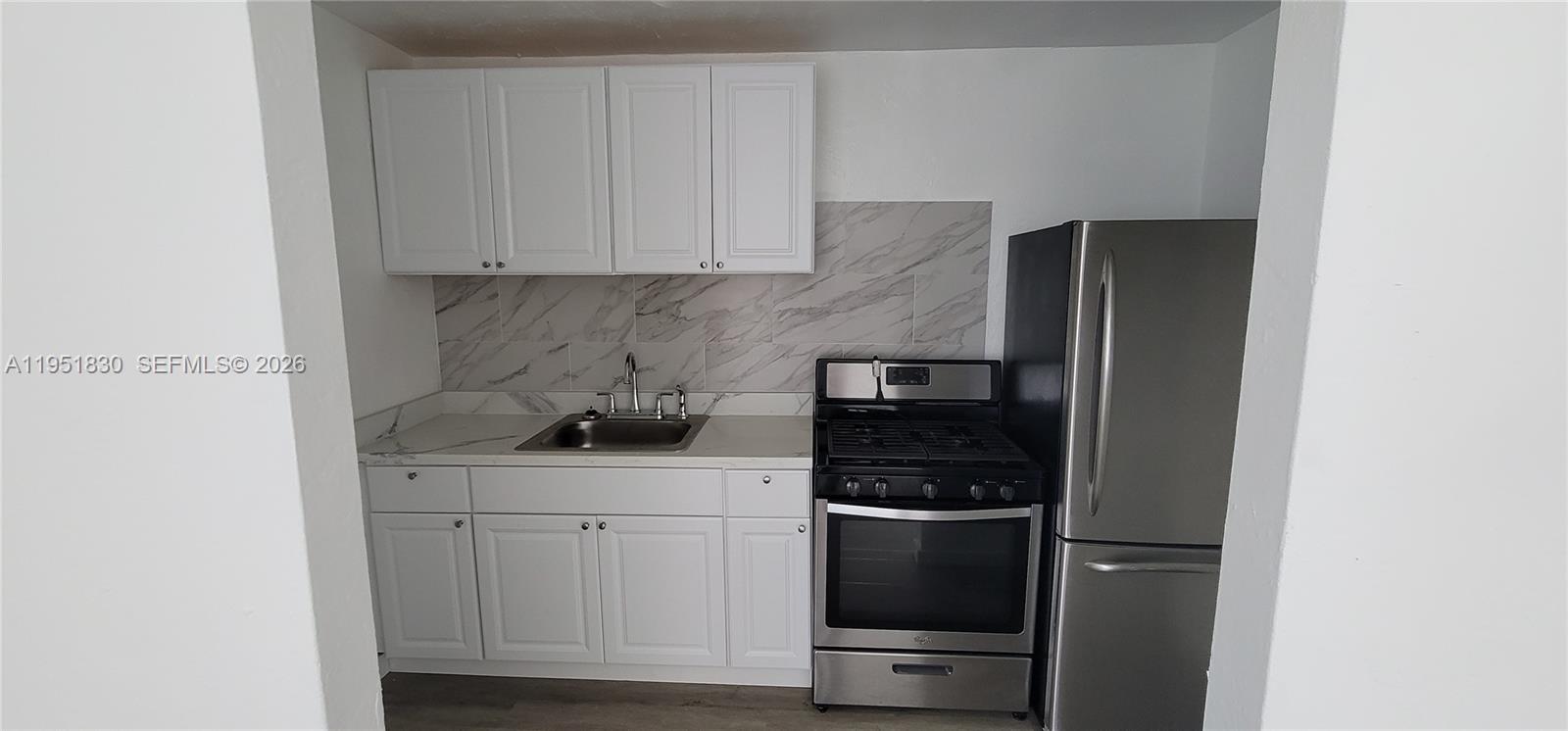 111 Sw 18th Avenue 3 Property Photo 2