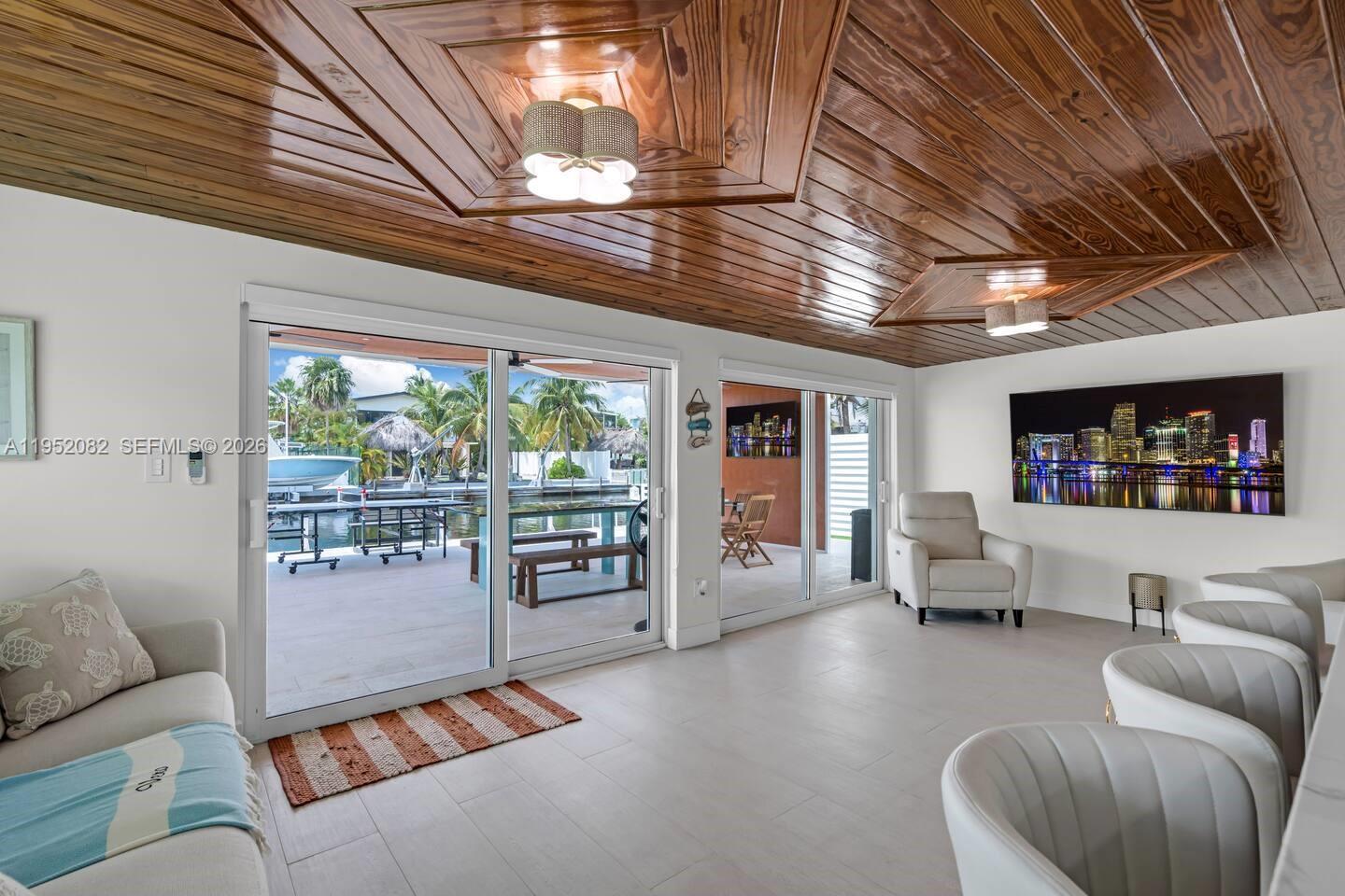 125 Gardenia Street Property Photo 11