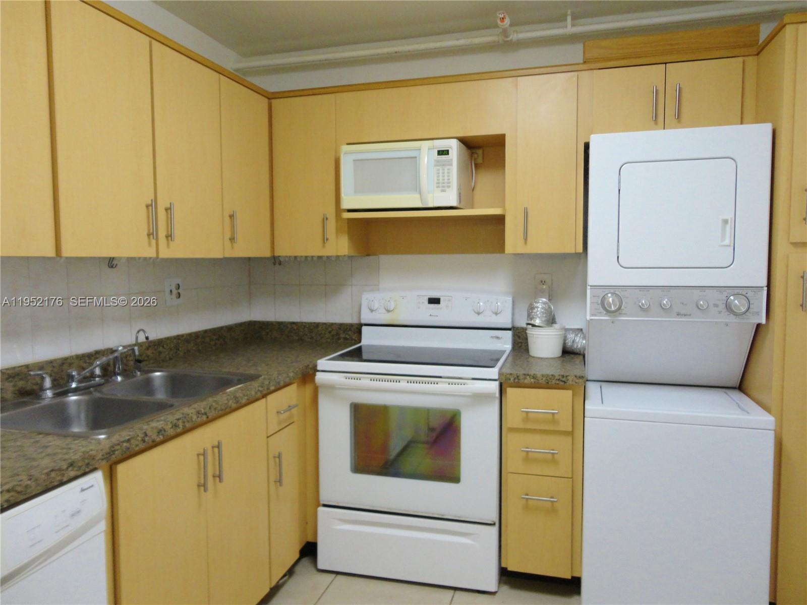 A11952176 Property Photo 6