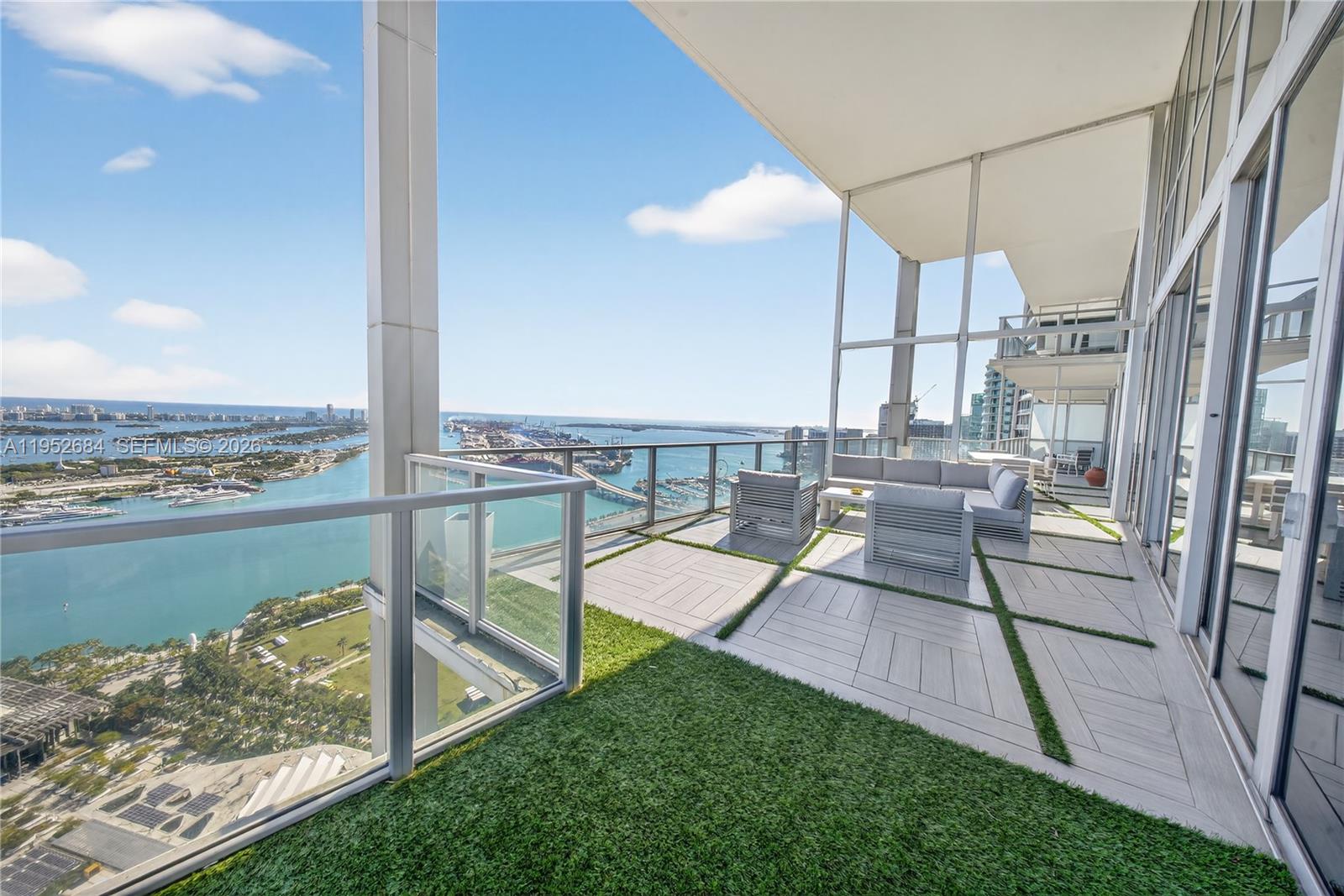 1100 Biscayne Boulevard 5306 Property Photo 2