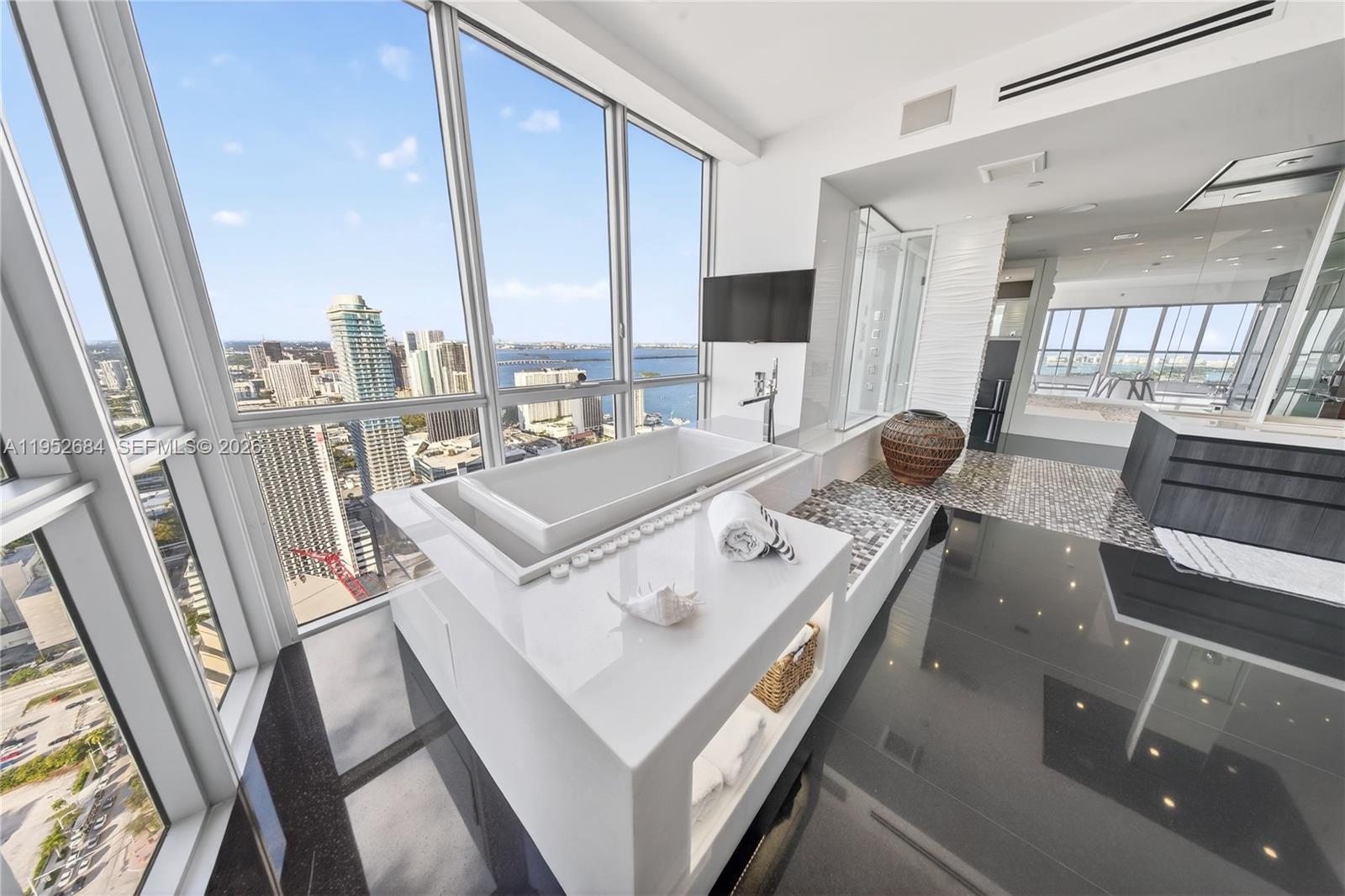 1100 Biscayne Boulevard 5306 Property Photo 23