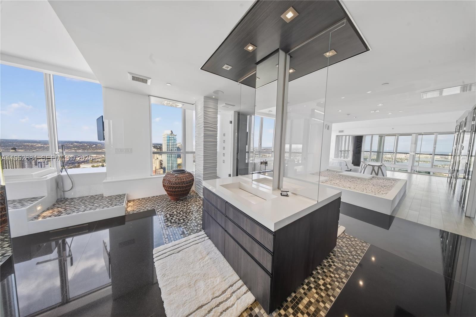 1100 Biscayne Boulevard 5306 Property Photo 24