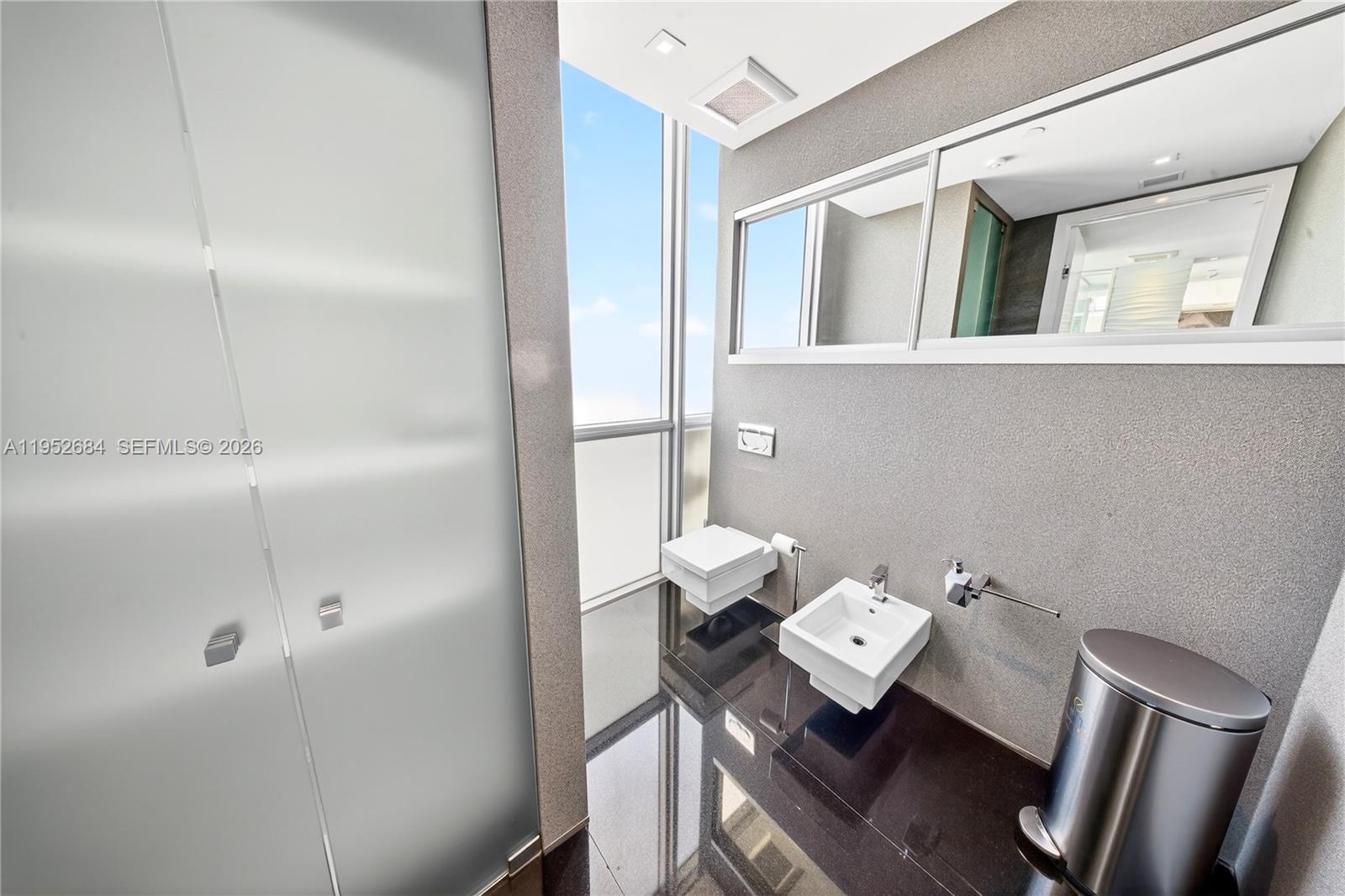 1100 Biscayne Boulevard 5306 Property Photo 25