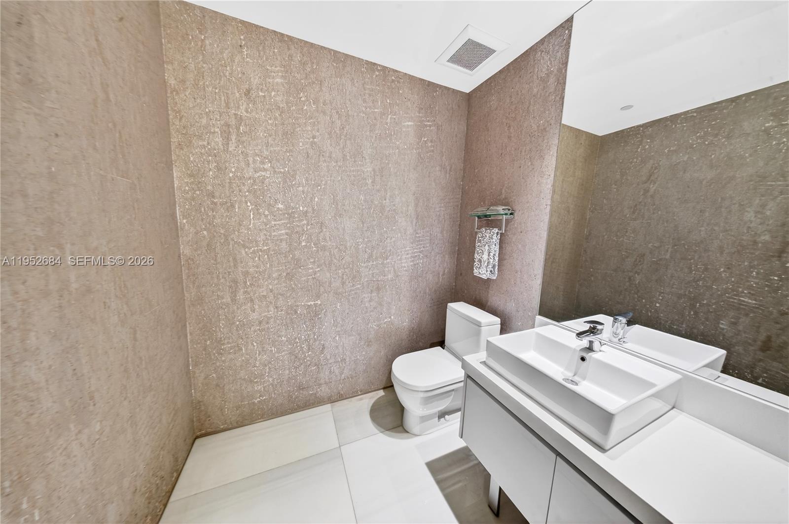 1100 Biscayne Boulevard 5306 Property Photo 36