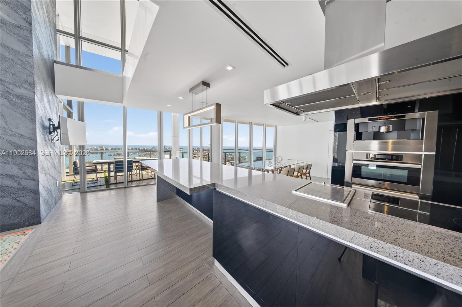 1100 Biscayne Boulevard 5306 Property Photo 44