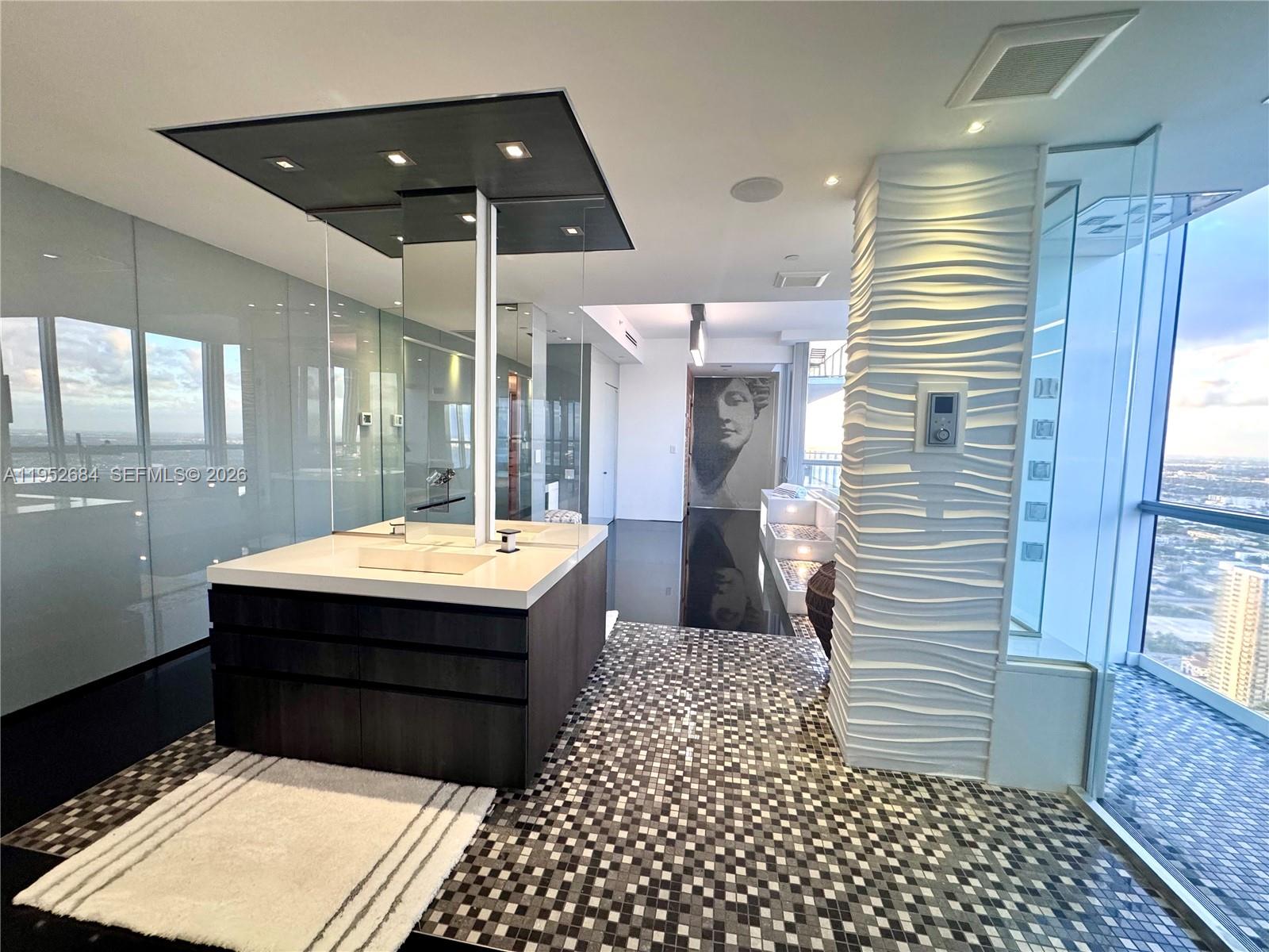 1100 Biscayne Boulevard 5306 Property Photo 52