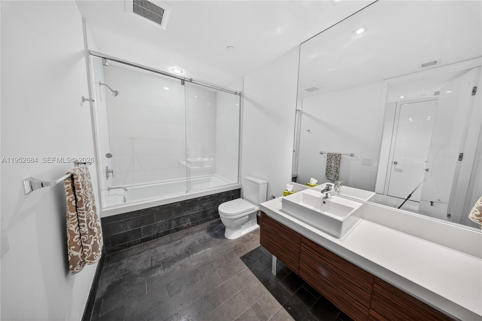 1100 Biscayne Boulevard 5306 Property Photo 55