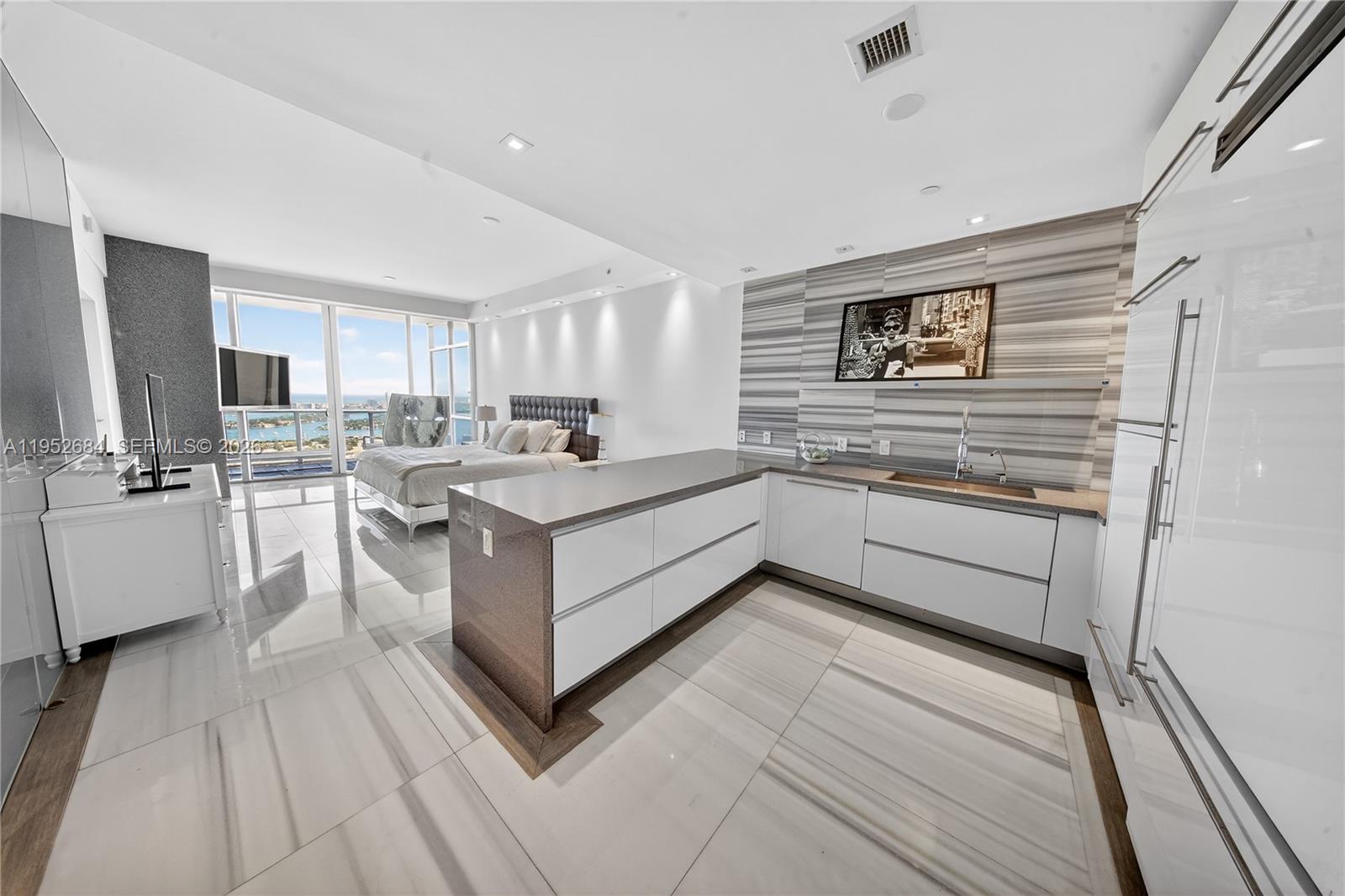 1100 Biscayne Boulevard 5306 Property Photo 57