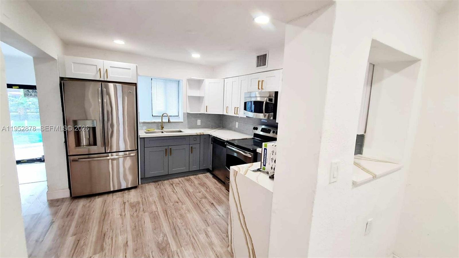 12040 N Miami Avenue Property Photo 5