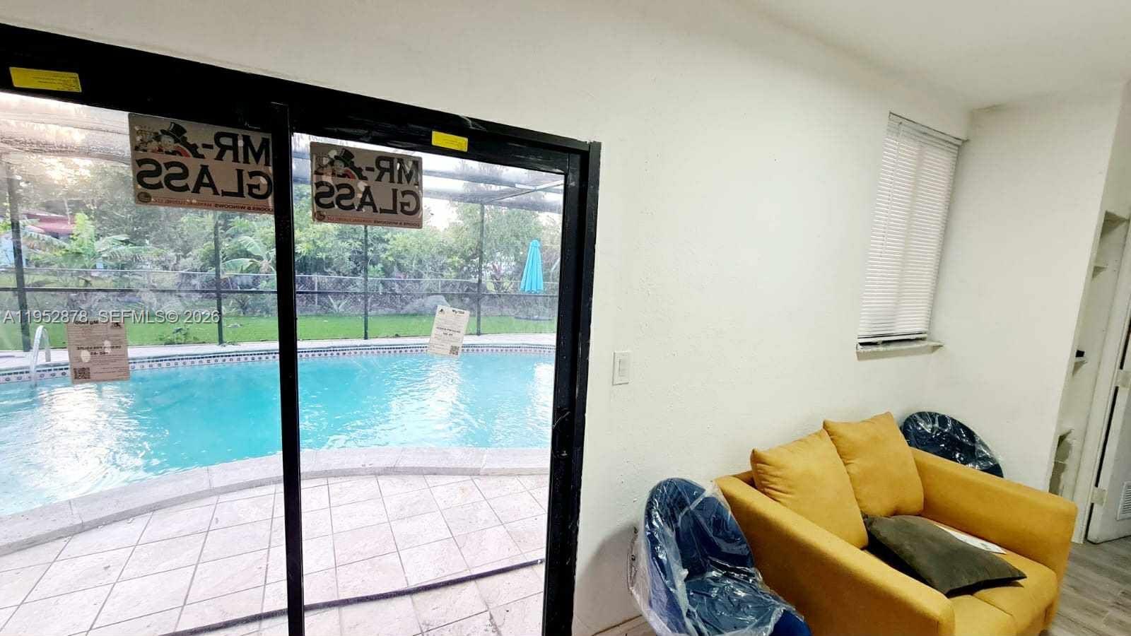 12040 N Miami Avenue Property Photo 8