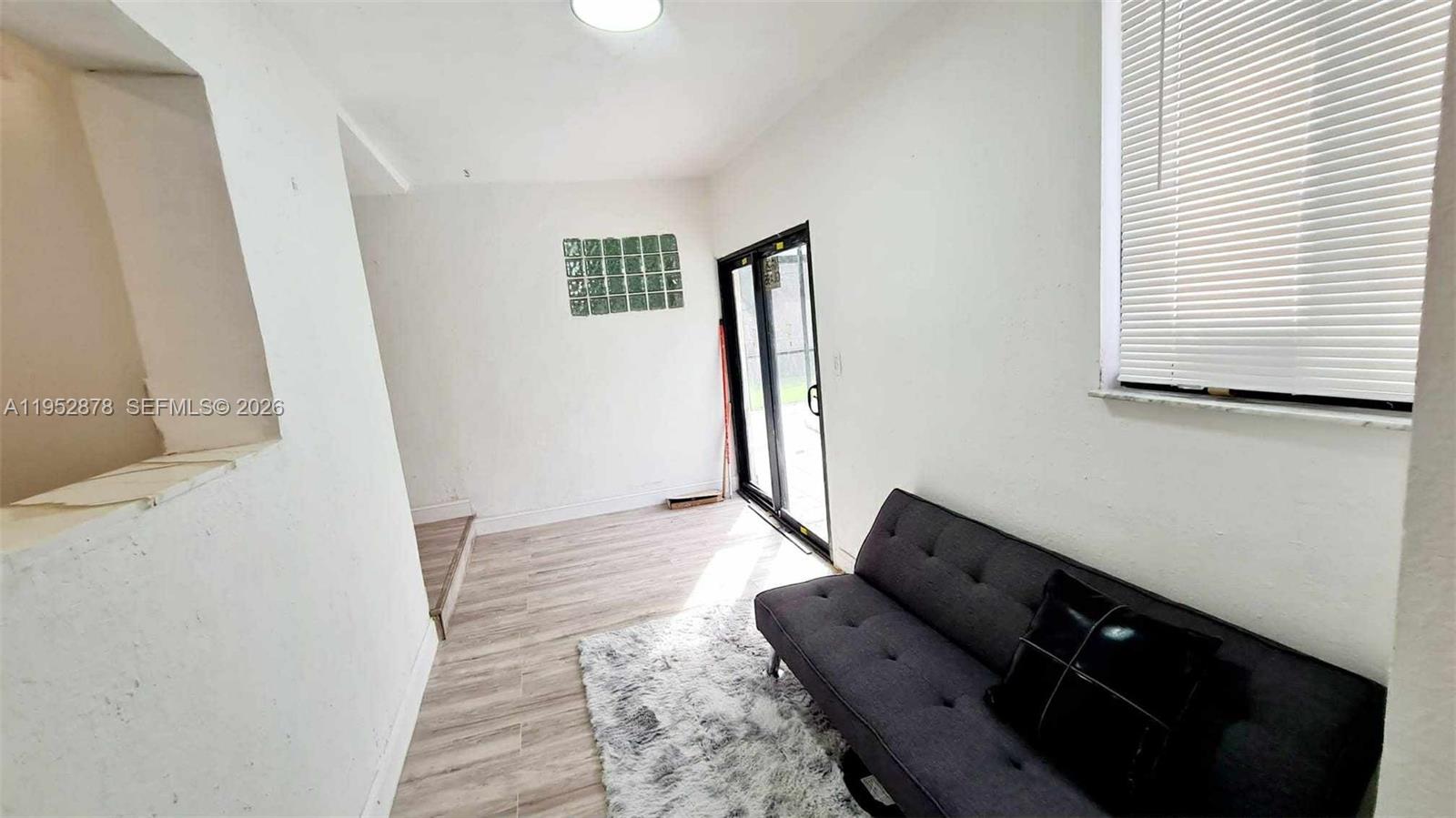 12040 N Miami Avenue Property Photo 9