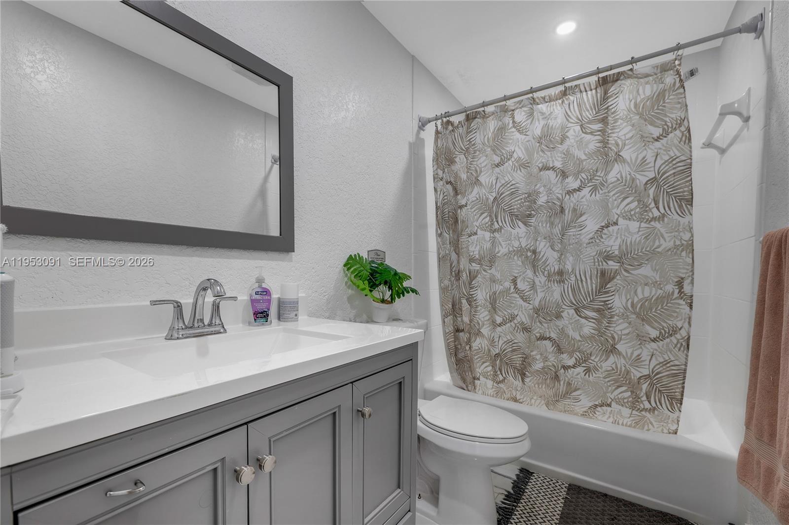 5712 Monroe Street Property Photo 11