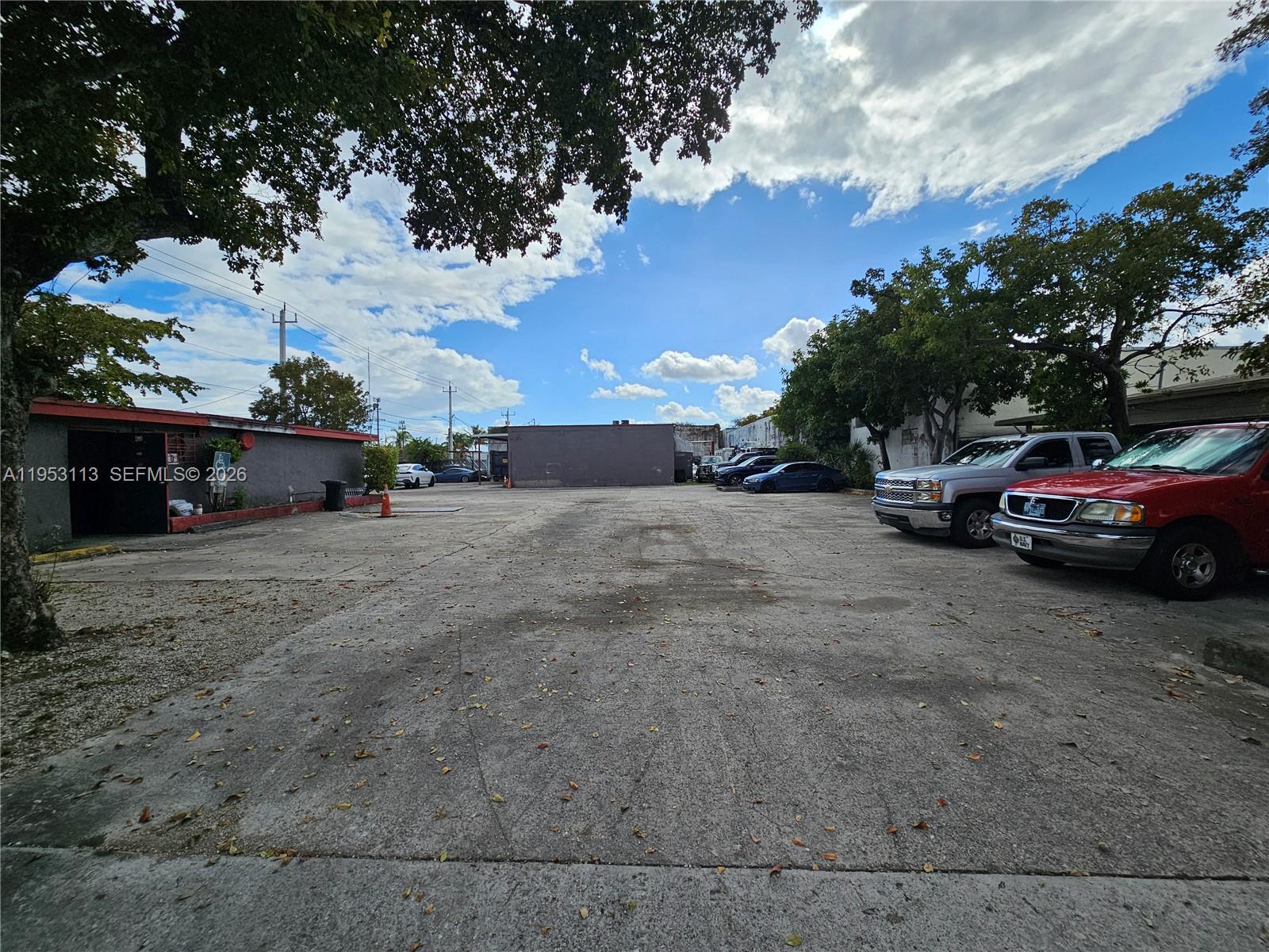 2110 Sw 58th Avenue Property Photo 2