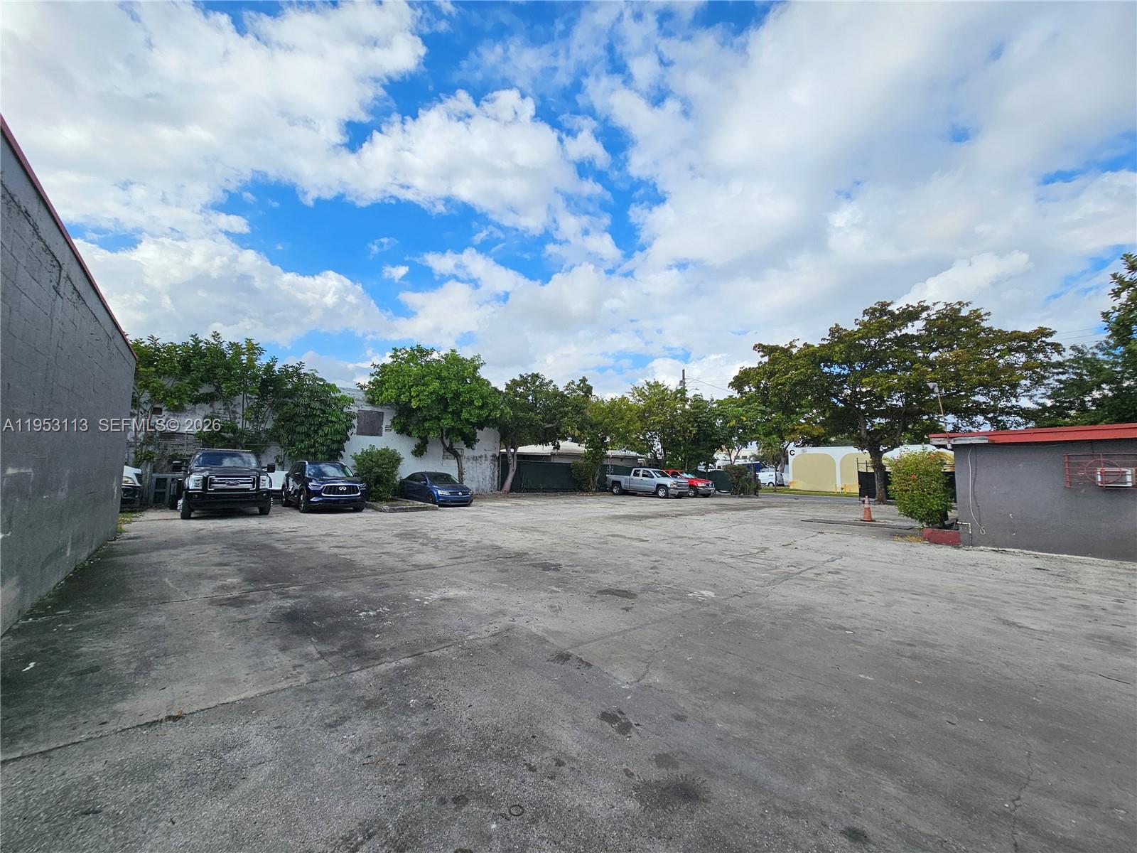 2110 Sw 58th Avenue Property Photo 8