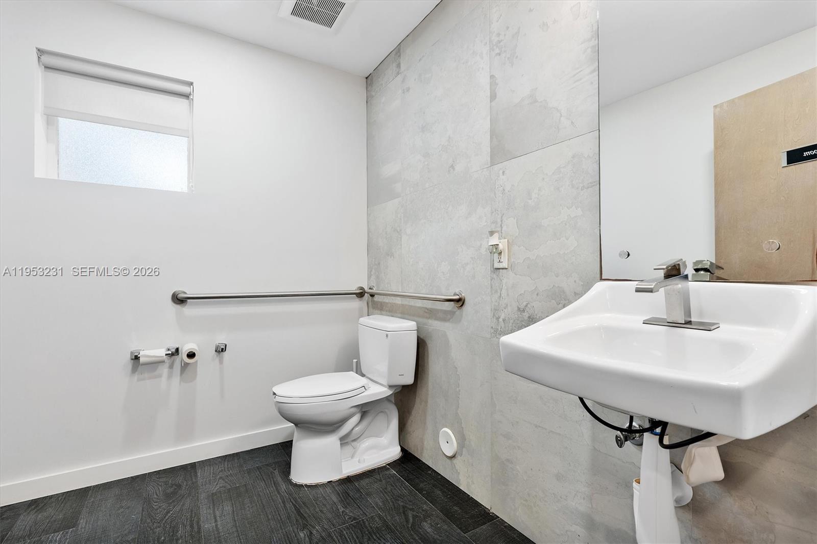 2482 Sw Secoffee Terrace Property Photo 14