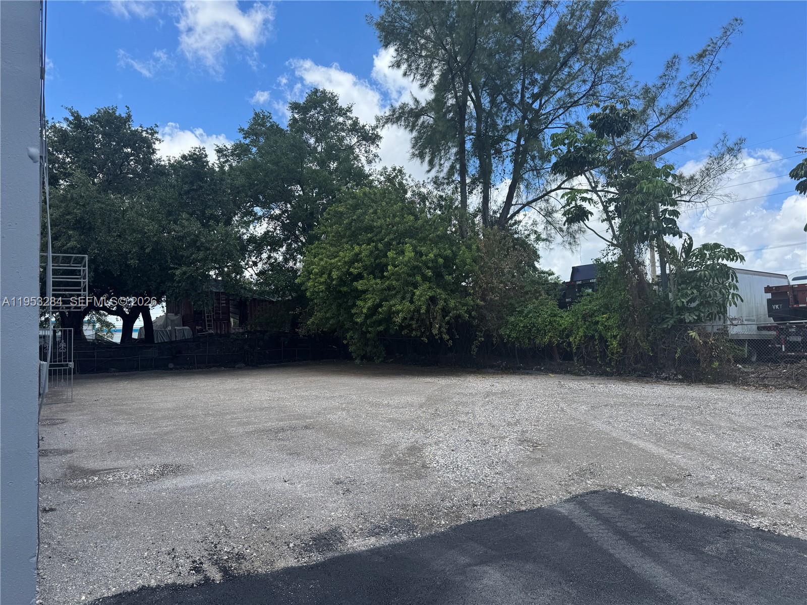 A11953284 Property Photo 4