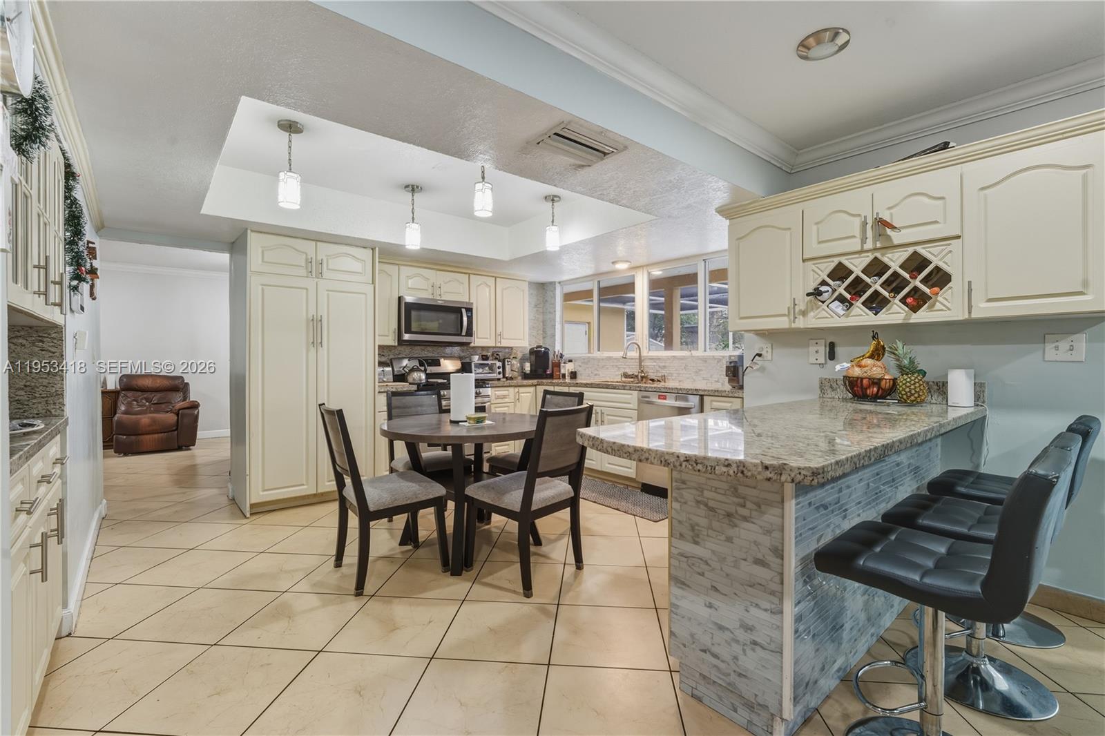 7630 Embassy Boulevard Property Photo 8