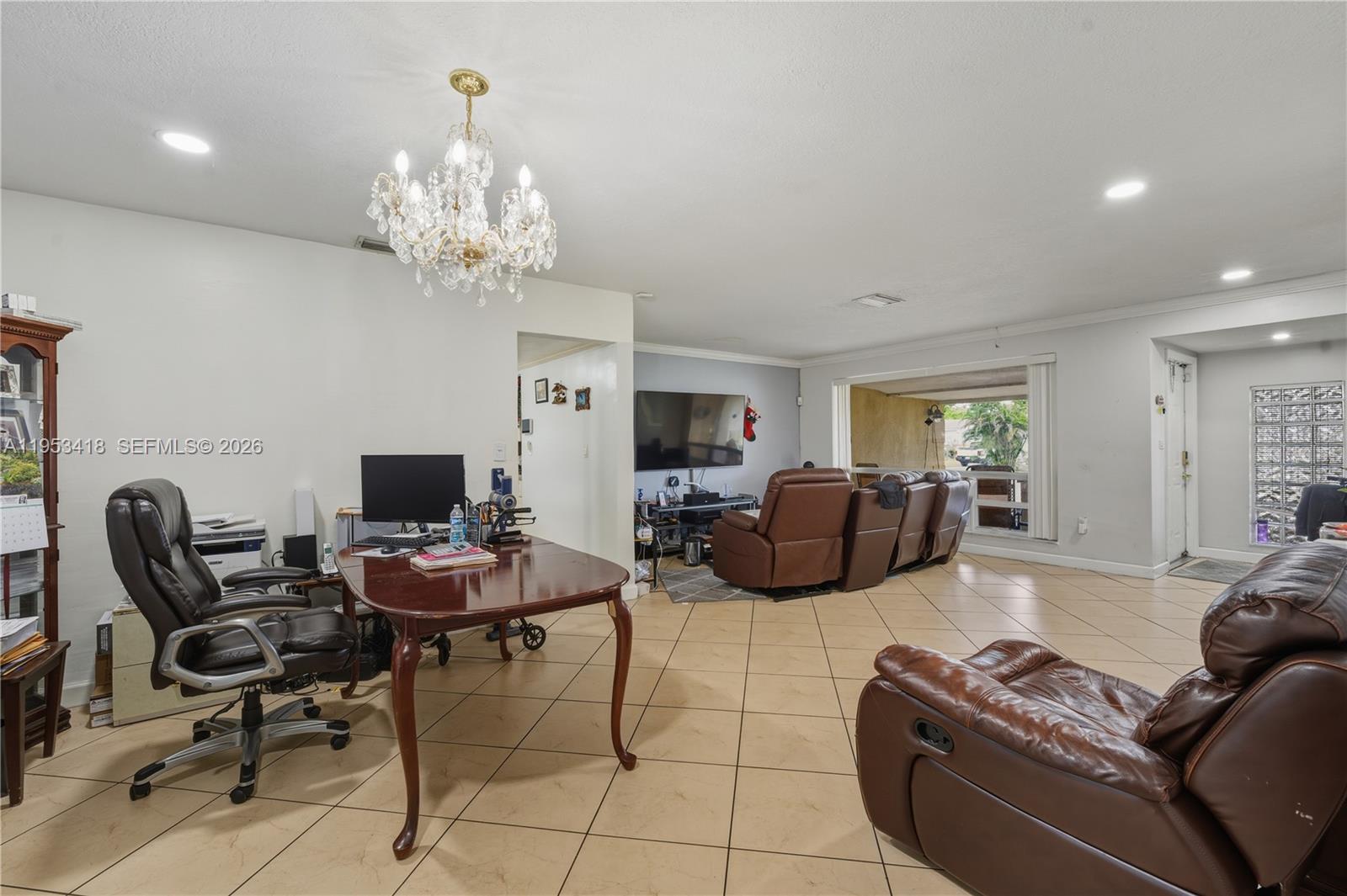 7630 Embassy Boulevard Property Photo 11