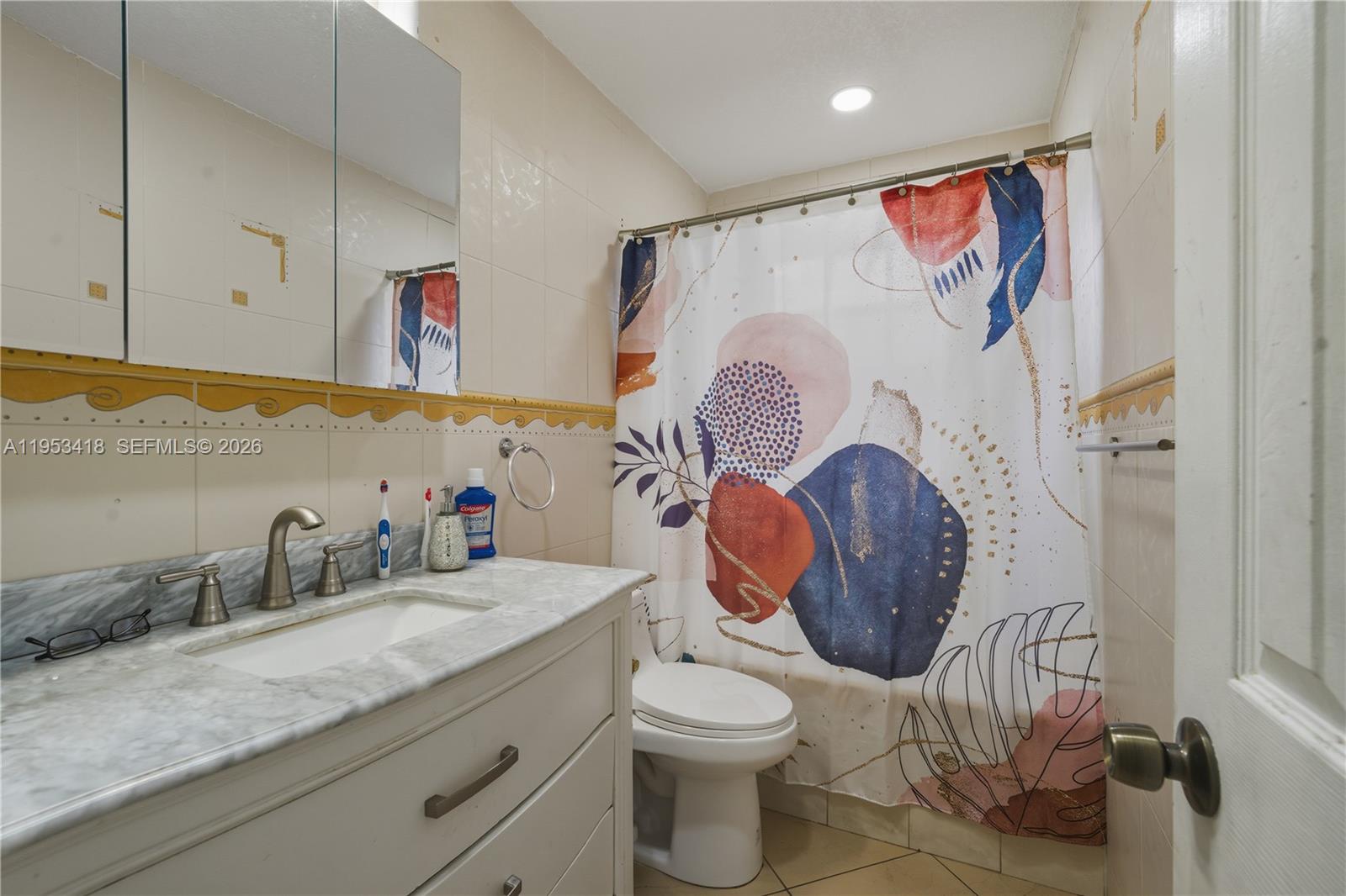 7630 Embassy Boulevard Property Photo 17
