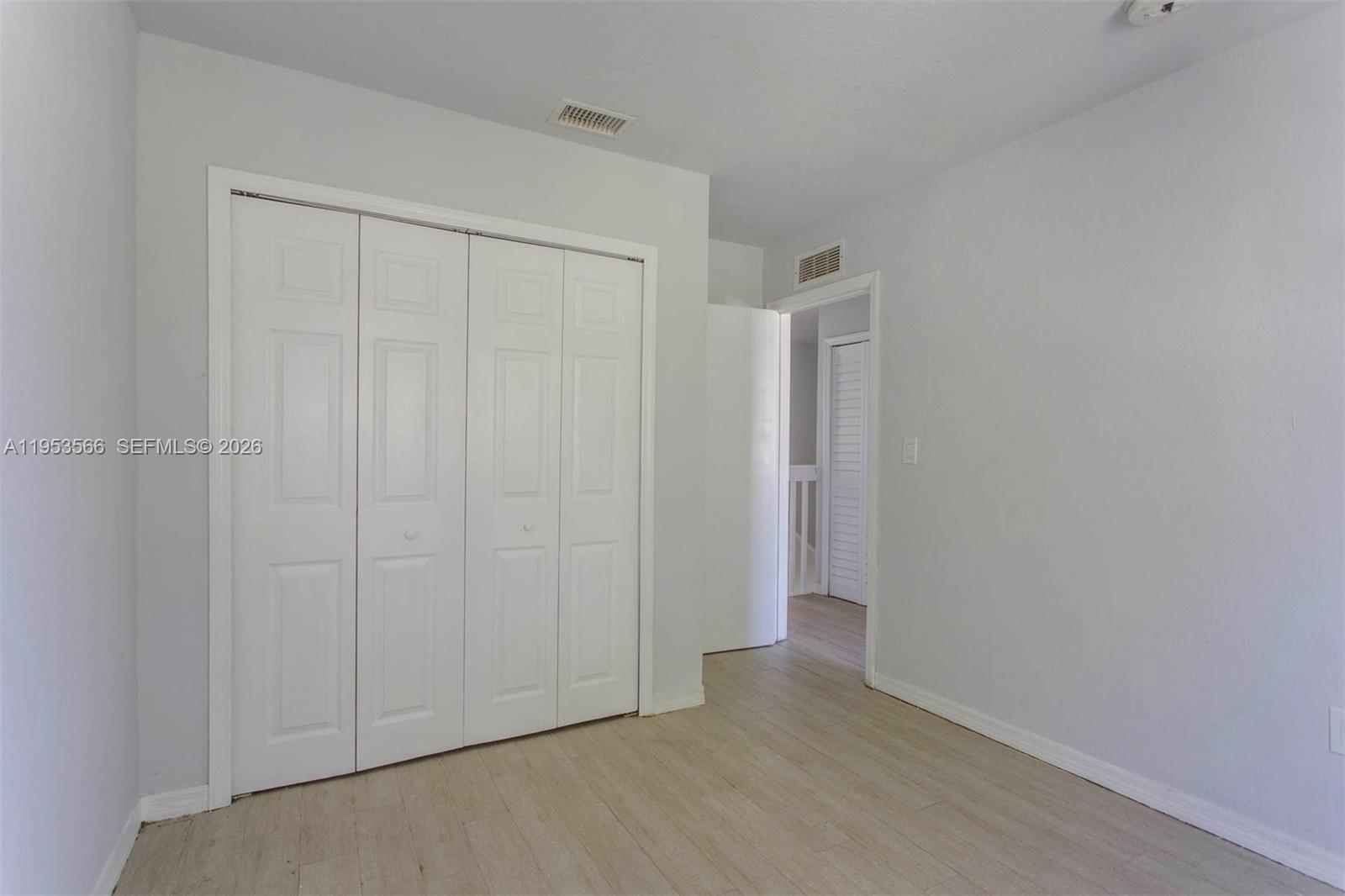 1518 Se 31 Court Property Photo 22