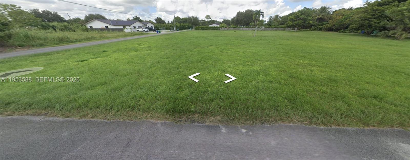 A11953588 Property Photo 2