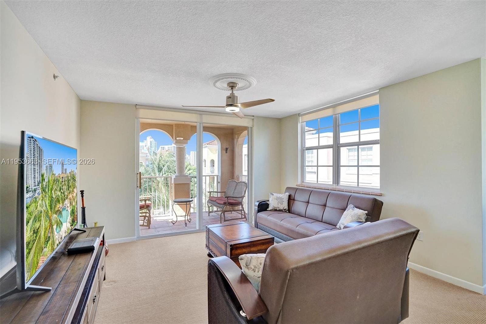 A11953668 Property Photo 14