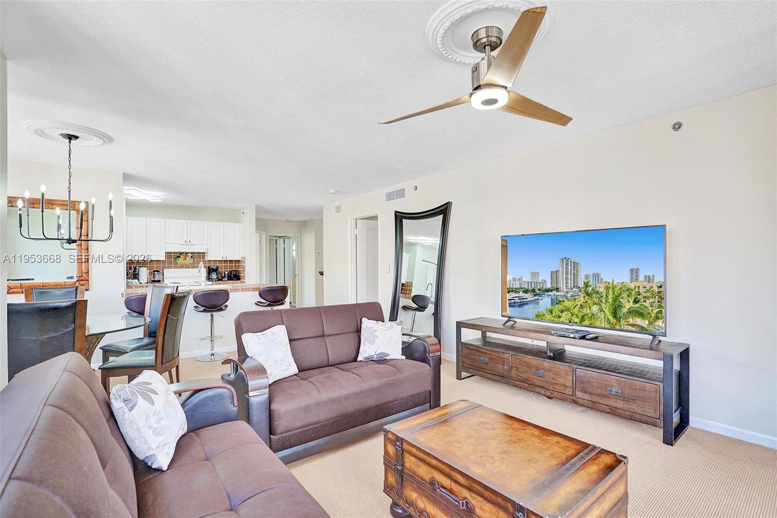 A11953668 Property Photo 17