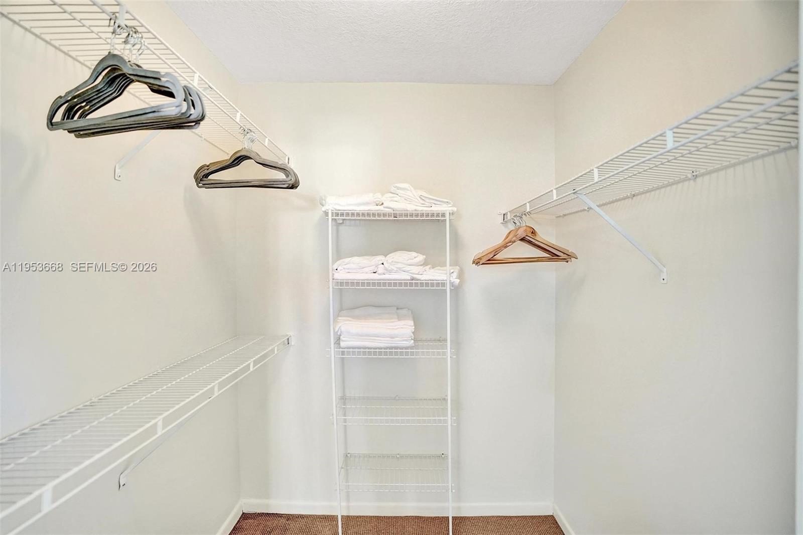 A11953668 Property Photo 22