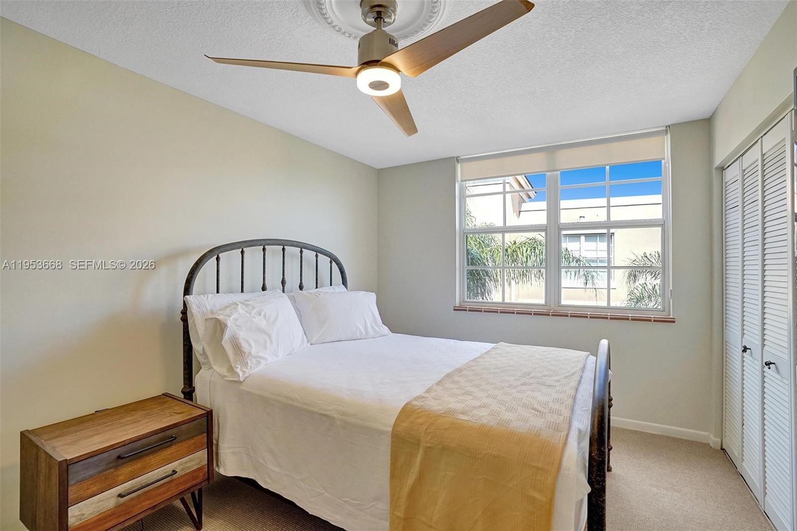 A11953668 Property Photo 26