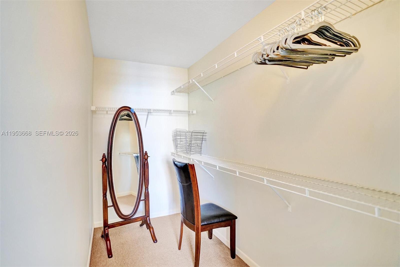 A11953668 Property Photo 32
