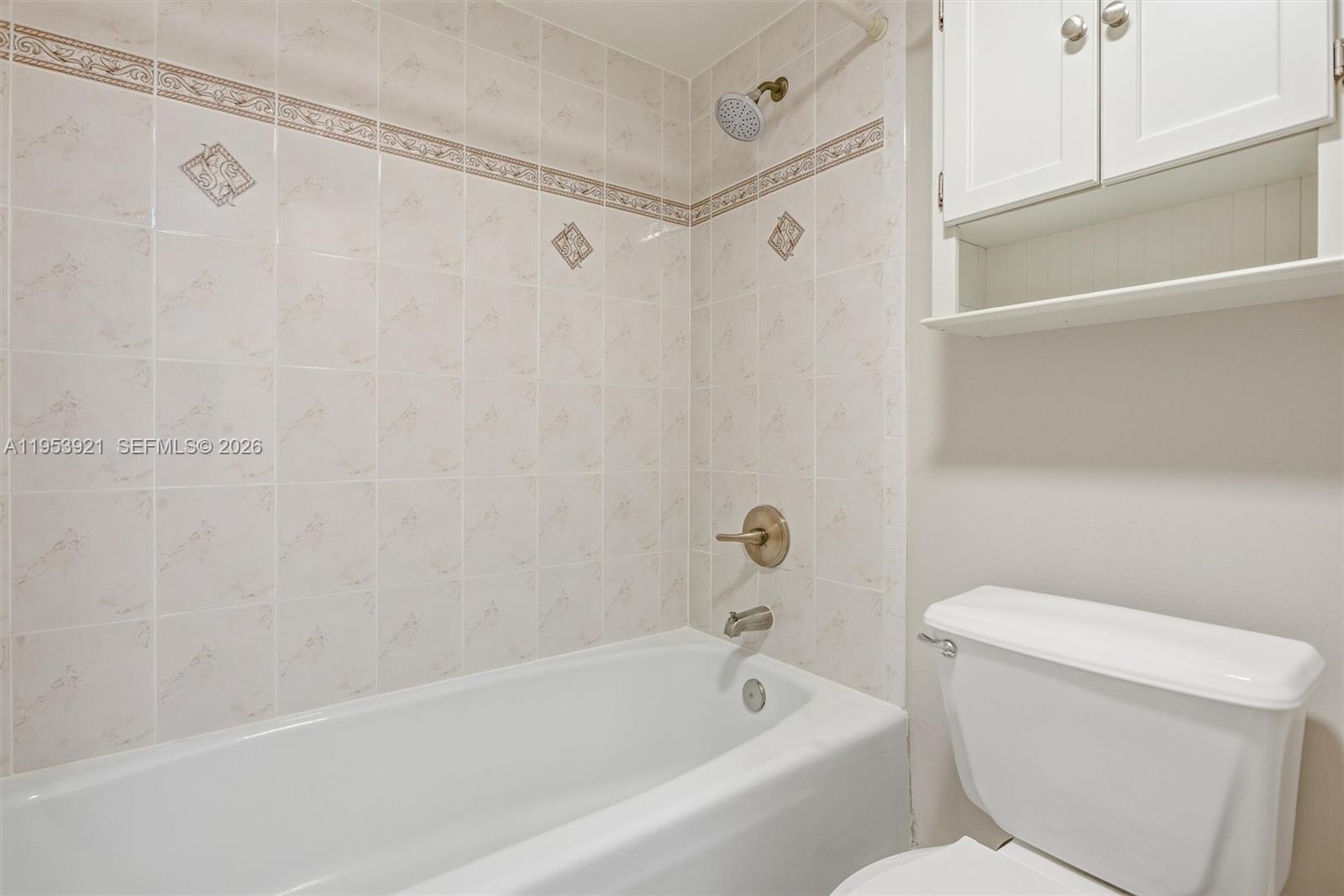 3731 N Country Club Drive 1421 Property Photo 11