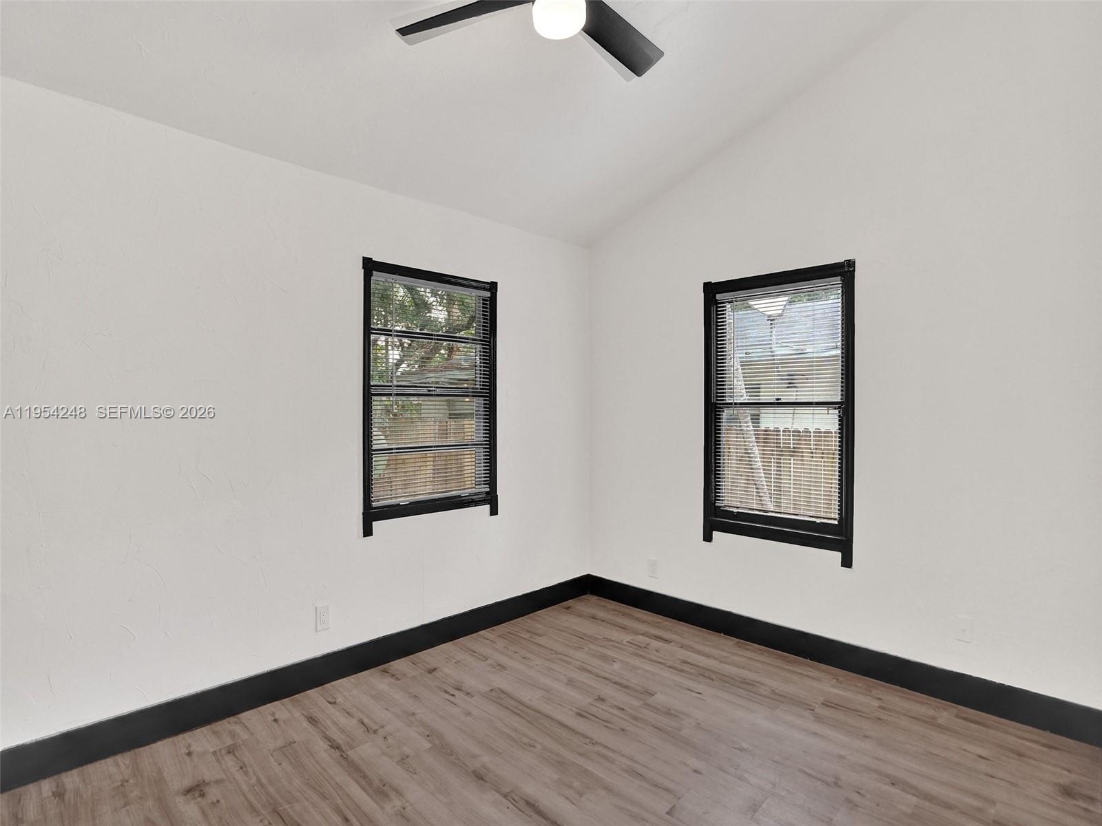 1409 Sw 1st Street Property Photo 6