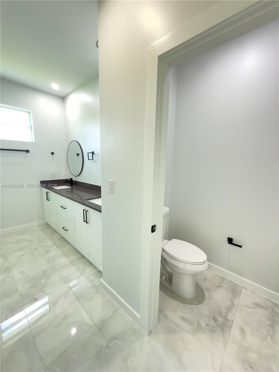 1111 Gunby Avenue S Property Photo 12