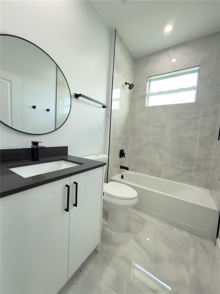 1111 Gunby Avenue S Property Photo 16