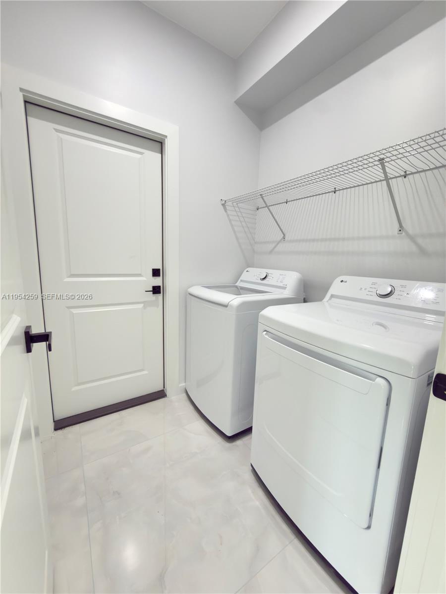 1111 Gunby Avenue S Property Photo 17
