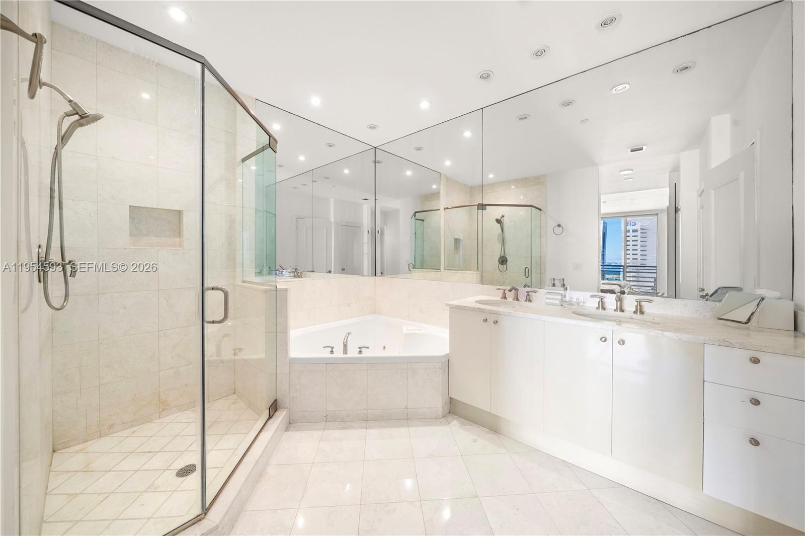901 Brickell Key Boulevard 3706 Property Photo 15