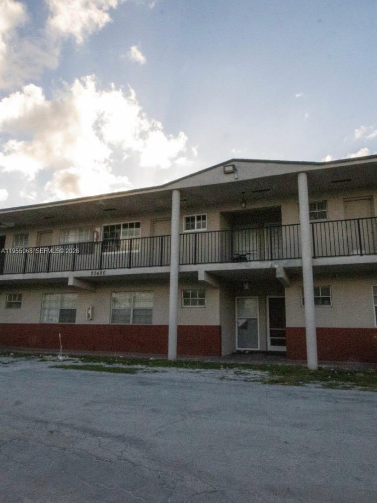 20490 NW 7th Avenue 15