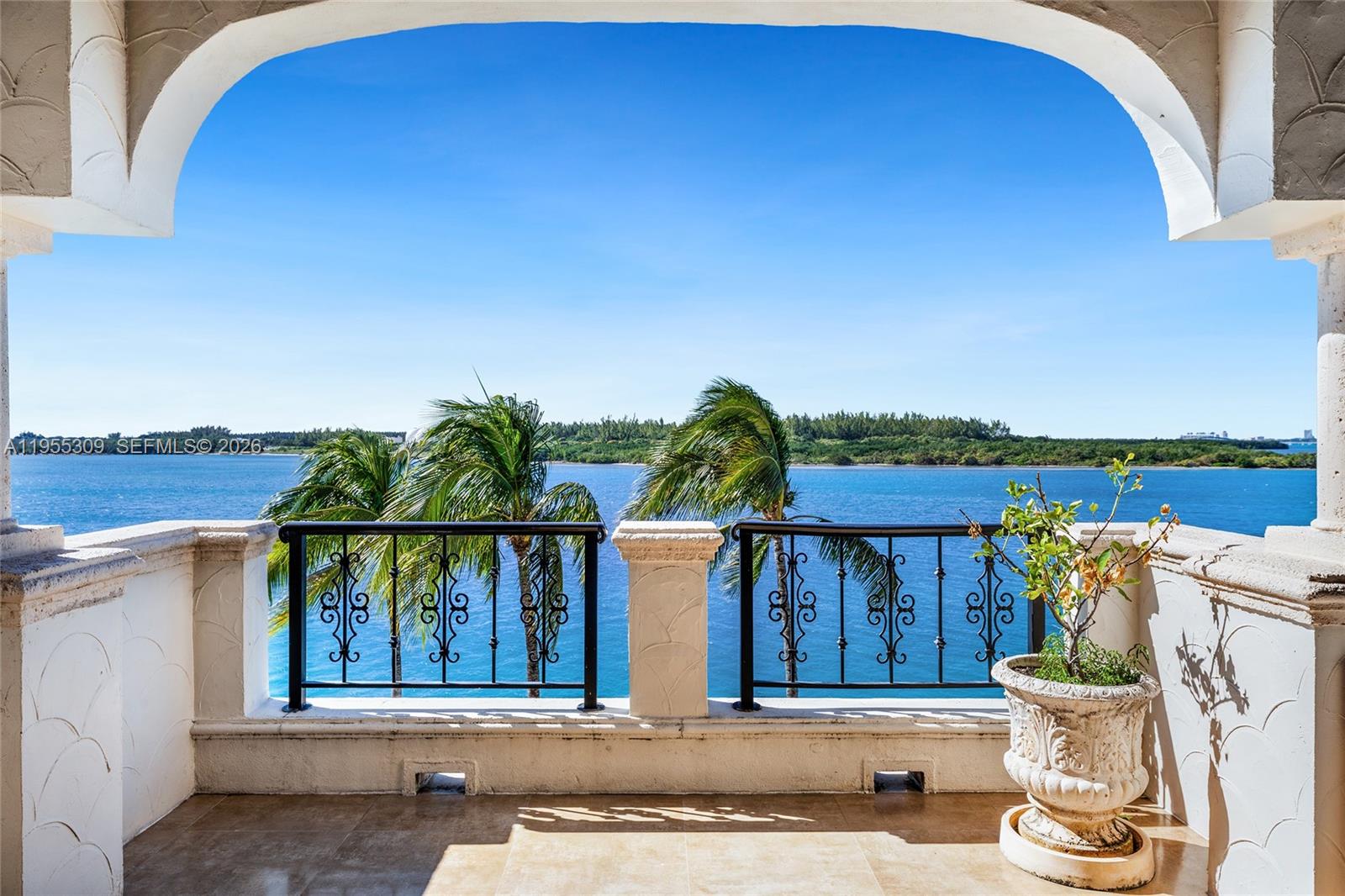 2443 Fisher Island Drive 5403 Property Photo 8