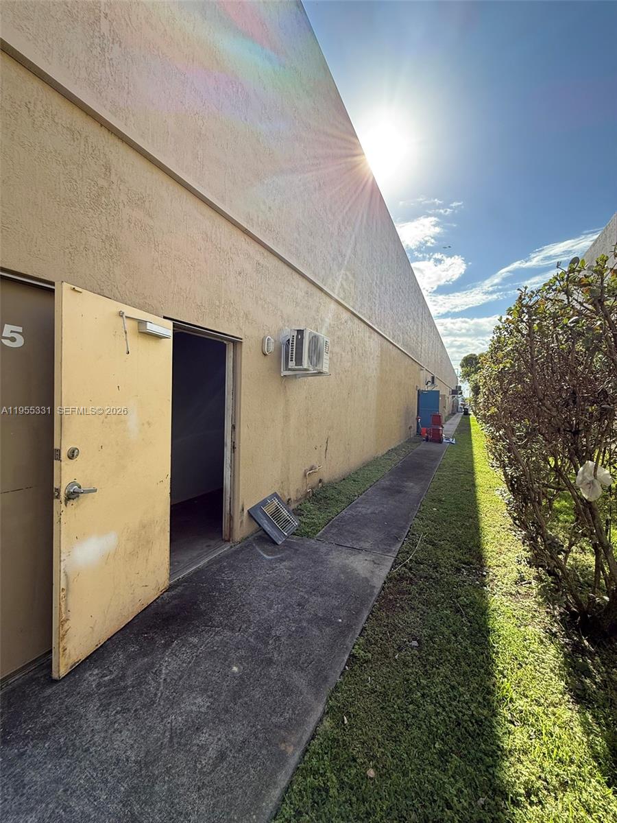 15075 Sw 137th Street 6 Property Photo 11