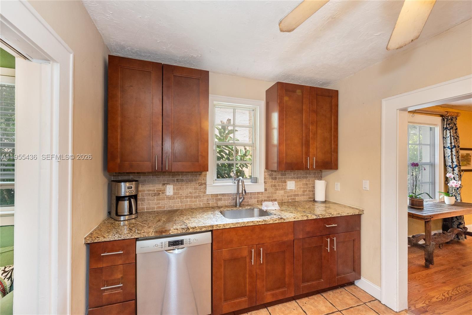 1256 Algeria Avenue Property Photo 8