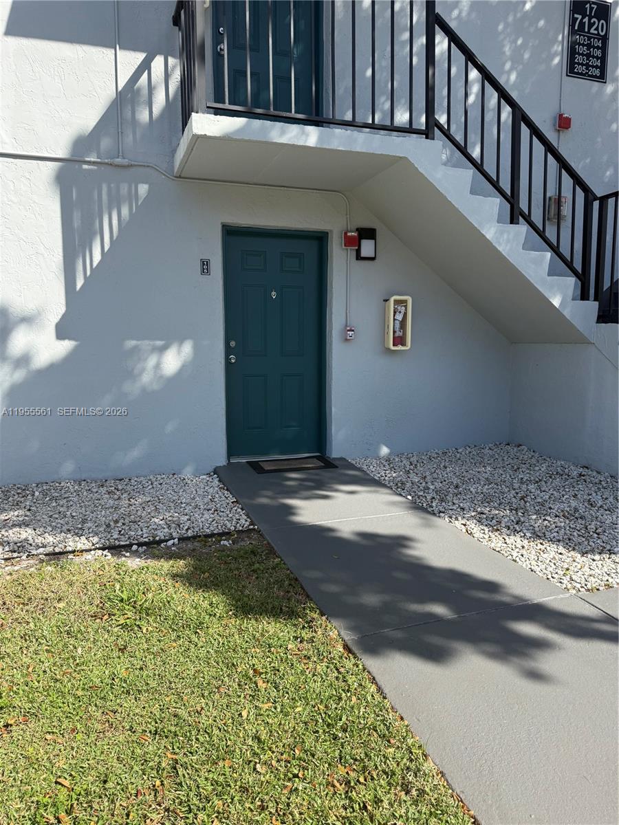 7120 Nw 179th Street 105 Property Photo 1