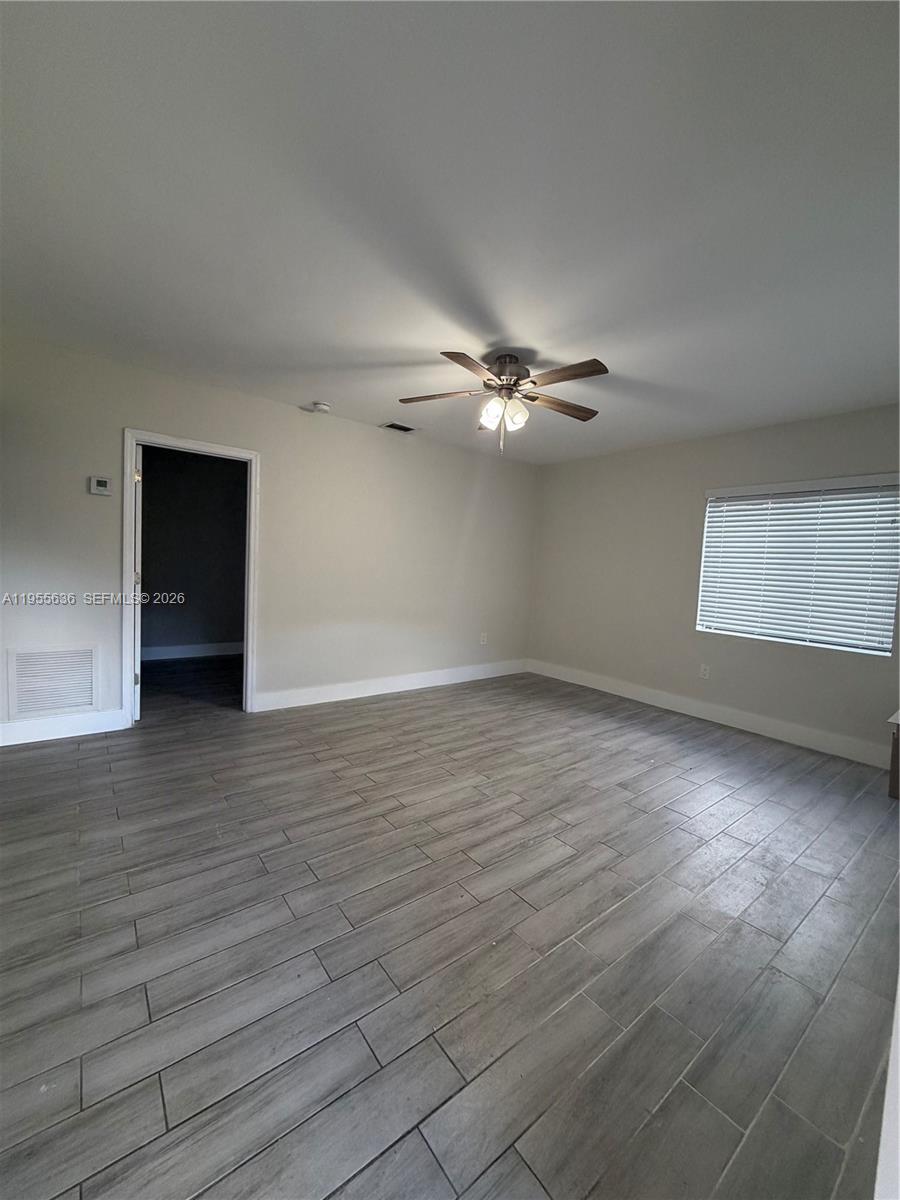 A11955636 Property Photo 4
