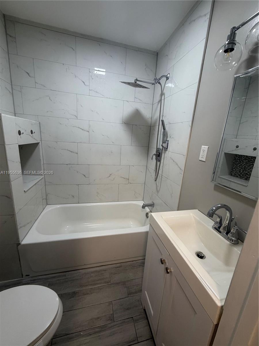 A11955636 Property Photo 6