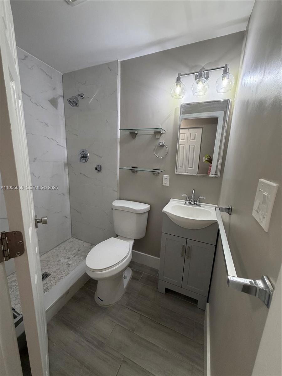 A11955636 Property Photo 12