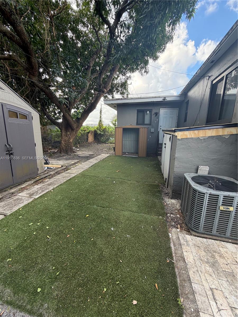 A11955636 Property Photo 13