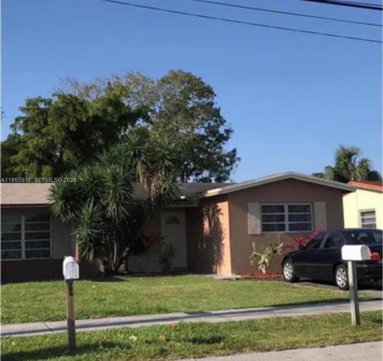 6532 Sw 18th Court Property Photo 1
