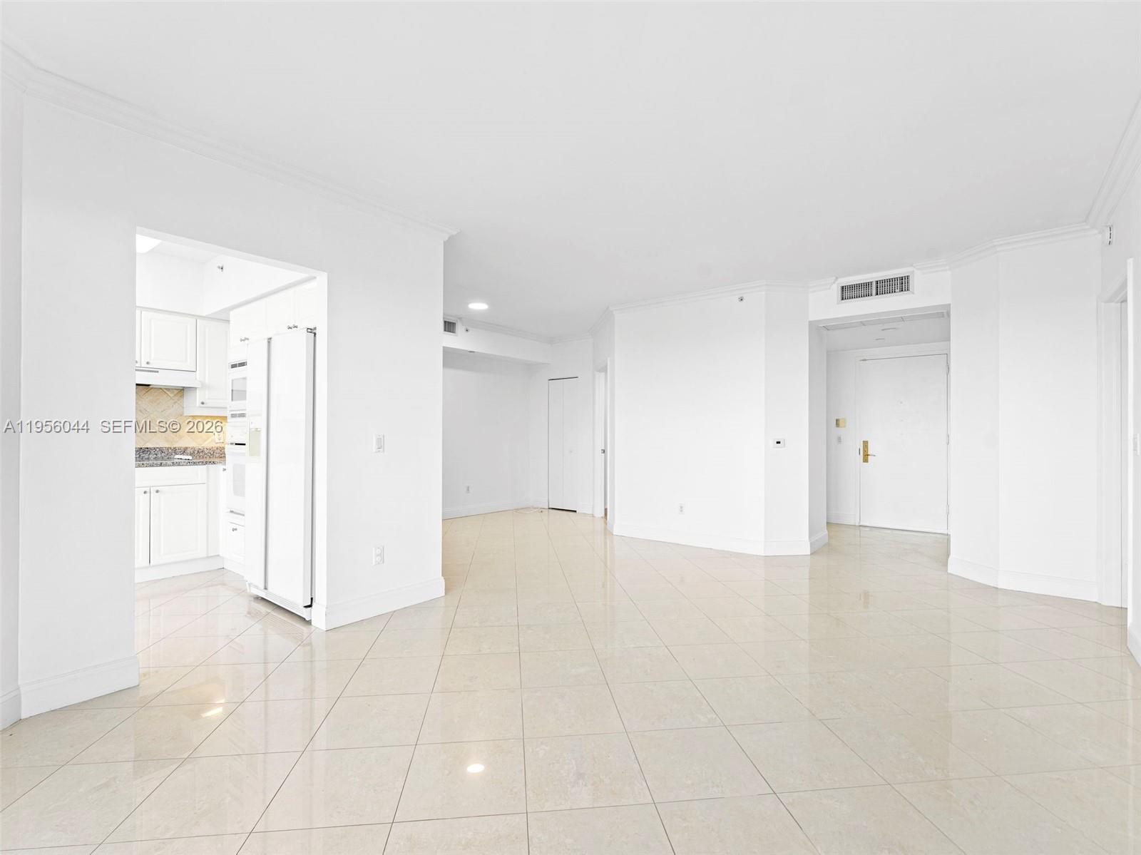 A11956044 Property Photo 3