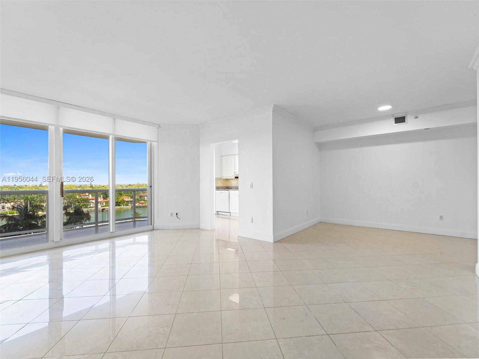 A11956044 Property Photo 4