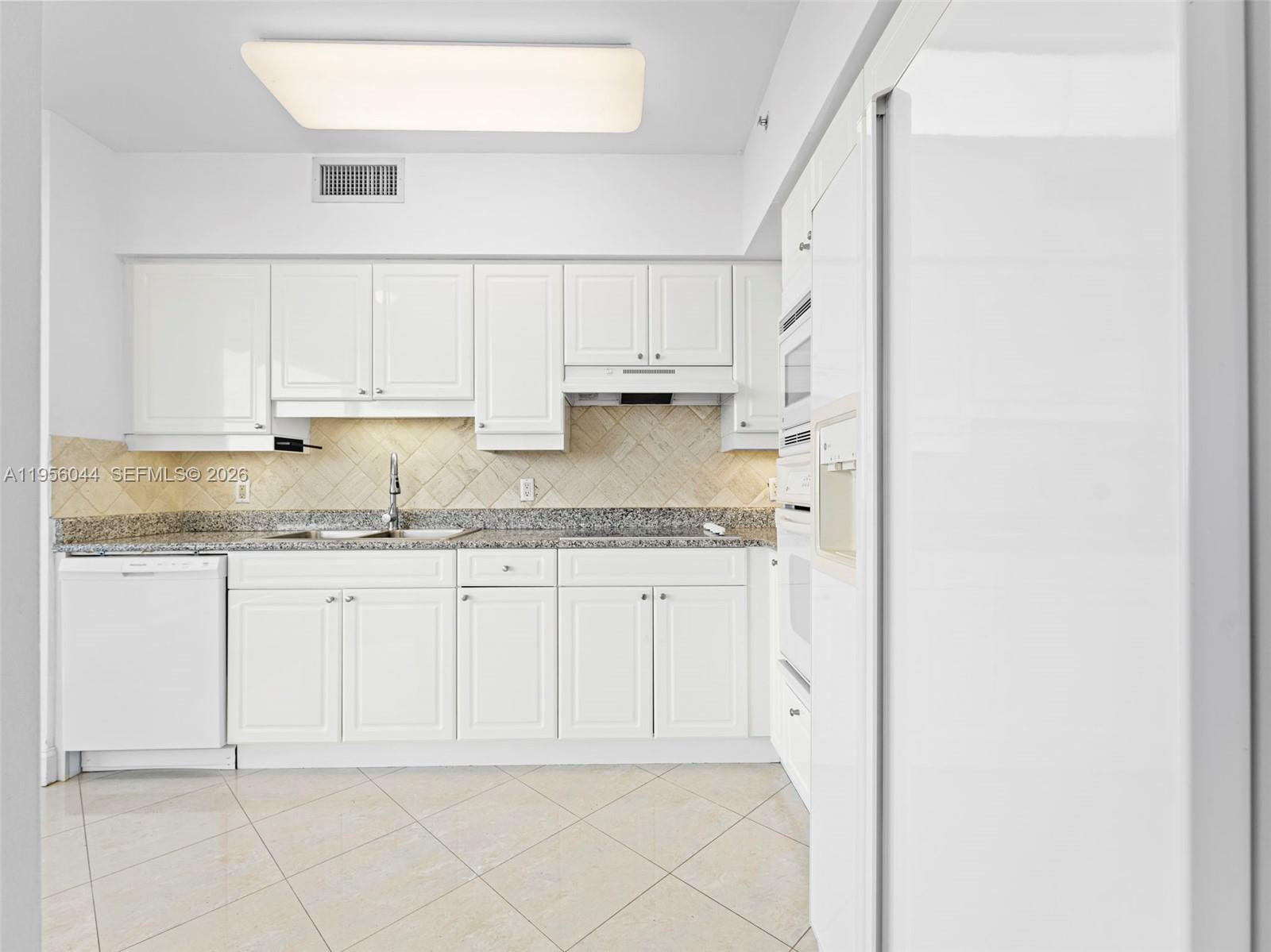 A11956044 Property Photo 5