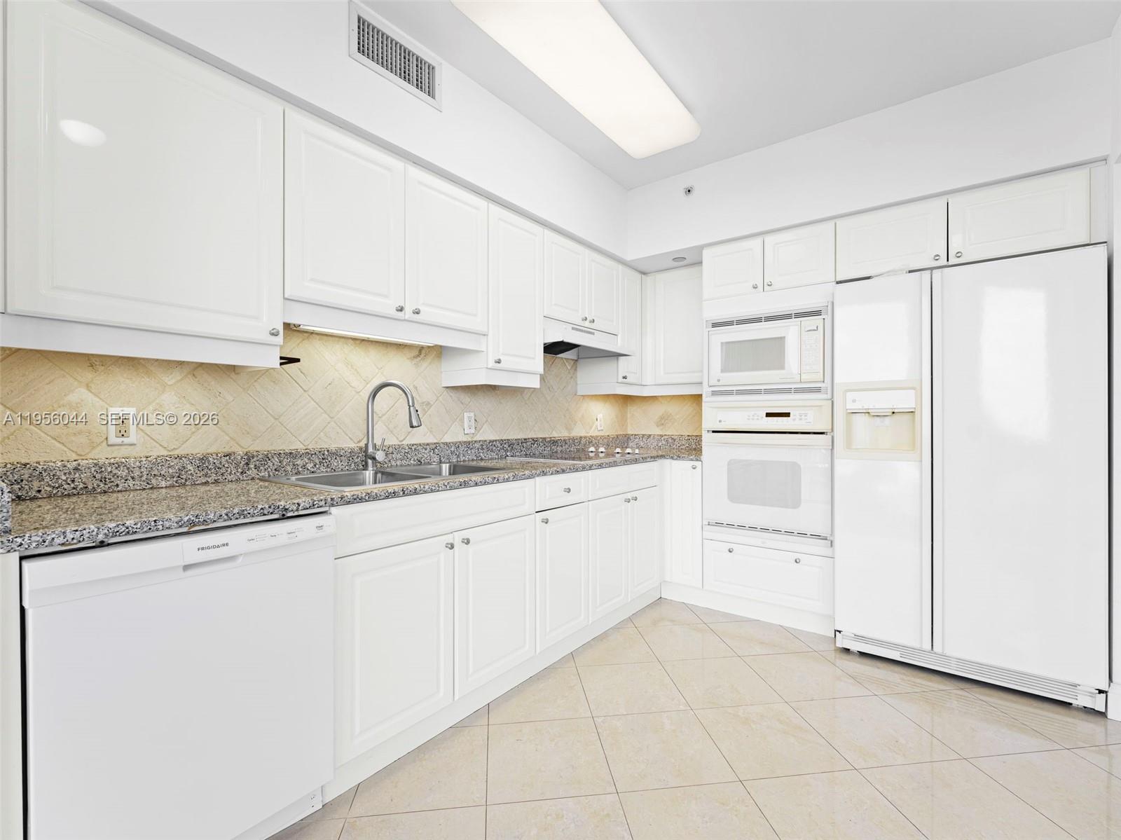 A11956044 Property Photo 7